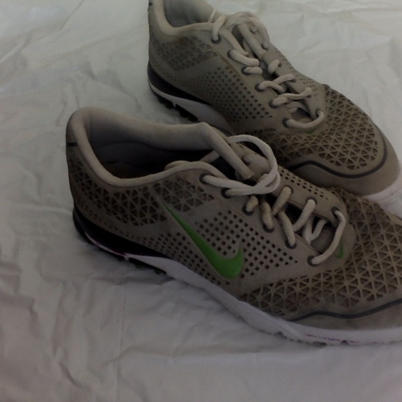 nike sneakers - Picture 1 of 2